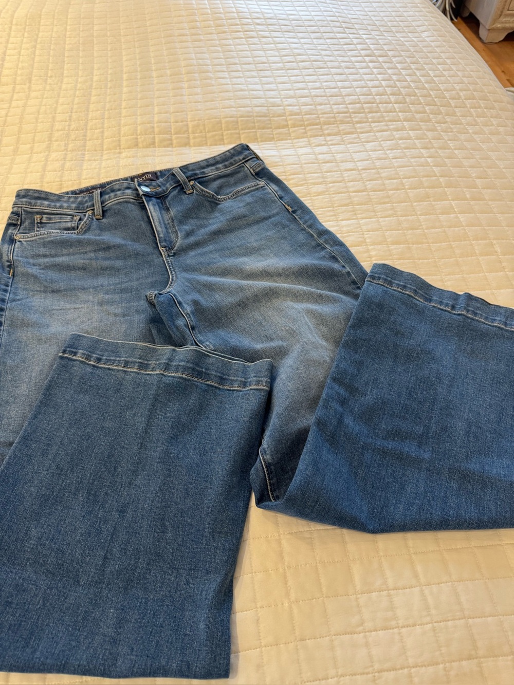 NYDJ Lift & Tuck " Teresa Wide Leg" Sz 10